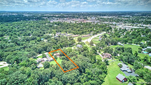 625 Sky Mountain Drive, Rogers, AR 72756