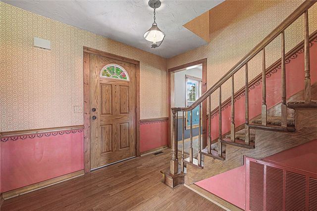 625 Sky Mountain Drive, Rogers, AR 72756