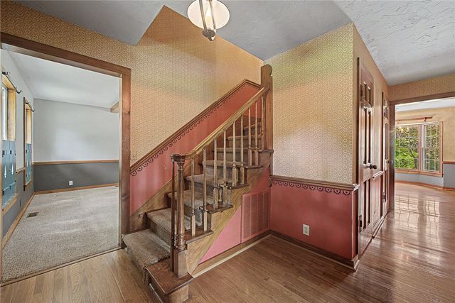 625 Sky Mountain Drive, Rogers, AR 72756