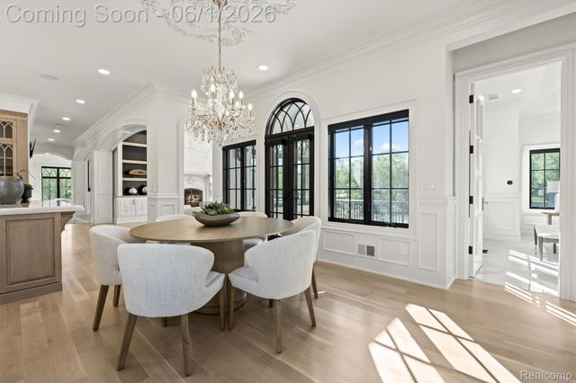 575 Chase Lane, Bloomfield Hills, MI 48304
