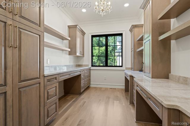 575 Chase Lane, Bloomfield Hills, MI 48304