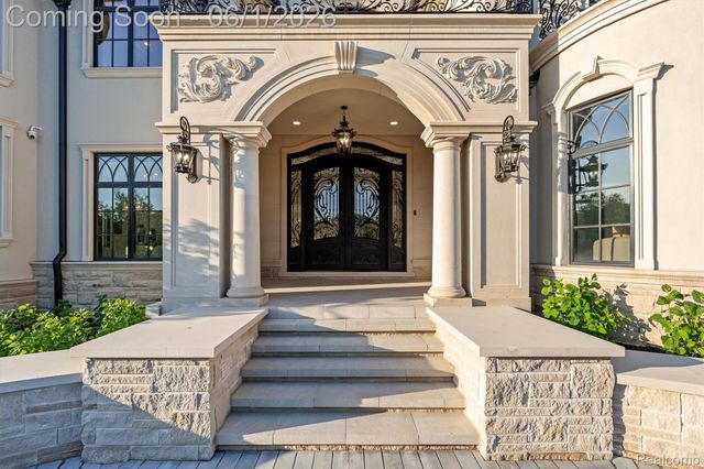 575 Chase Lane, Bloomfield Hills, MI 48304
