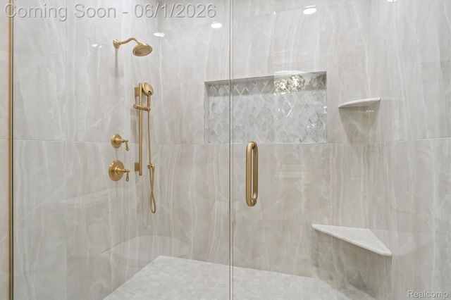 575 Chase Lane, Bloomfield Hills, MI 48304