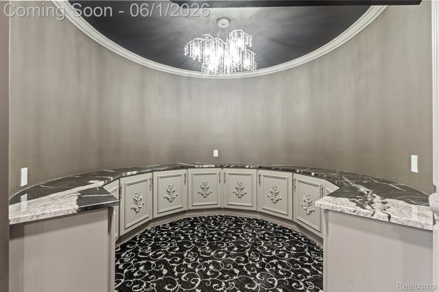 575 Chase Lane, Bloomfield Hills, MI 48304