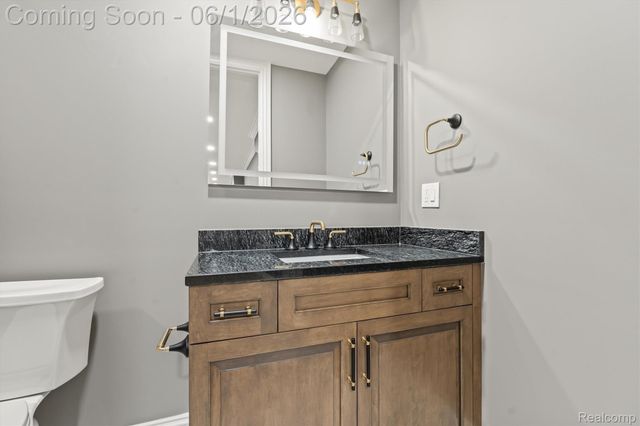 575 Chase Lane, Bloomfield Hills, MI 48304