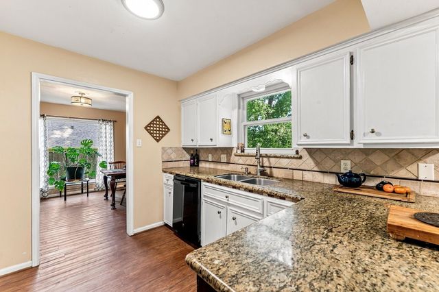 1850 Rollingwood Drive, Huntsville, TX 77340