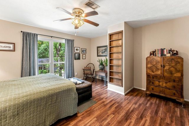 1850 Rollingwood Drive, Huntsville, TX 77340