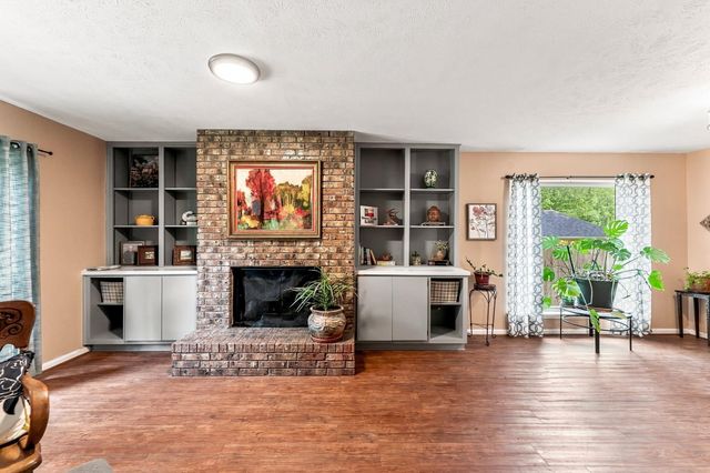 1850 Rollingwood Drive, Huntsville, TX 77340