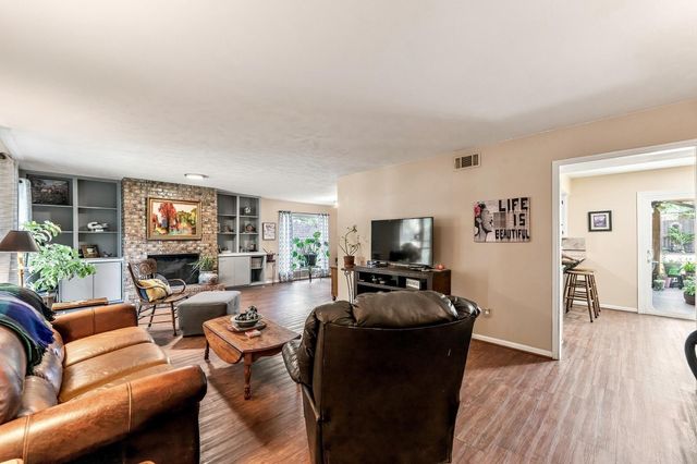 1850 Rollingwood Drive, Huntsville, TX 77340