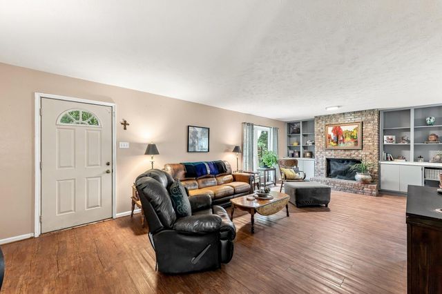 1850 Rollingwood Drive, Huntsville, TX 77340