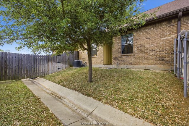 3221 Papa Bear Drive, College Station, TX 77845