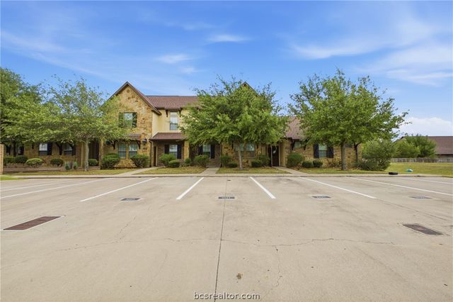 3221 Papa Bear Drive, College Station, TX 77845