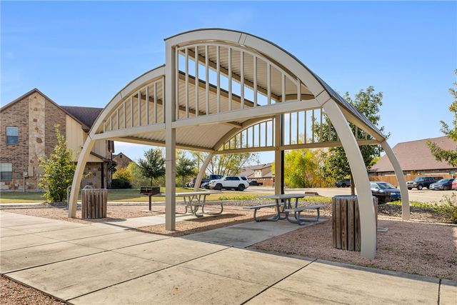 3221 Papa Bear Drive, College Station, TX 77845