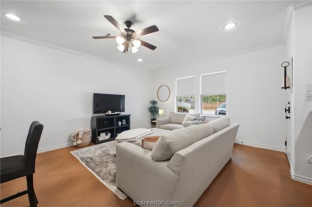 3221 Papa Bear Drive, College Station, TX 77845