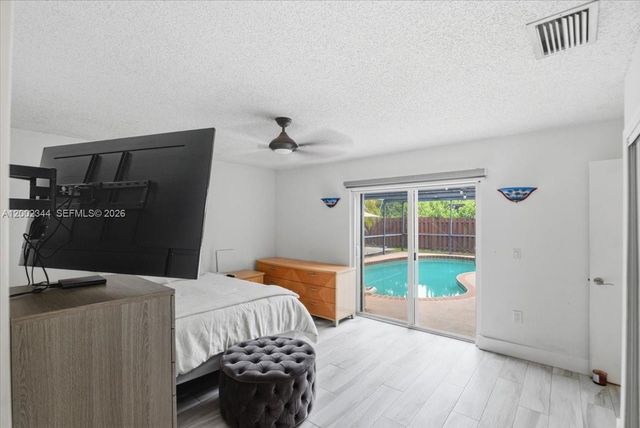 500 SW 167th Ter, Weston, FL 33326