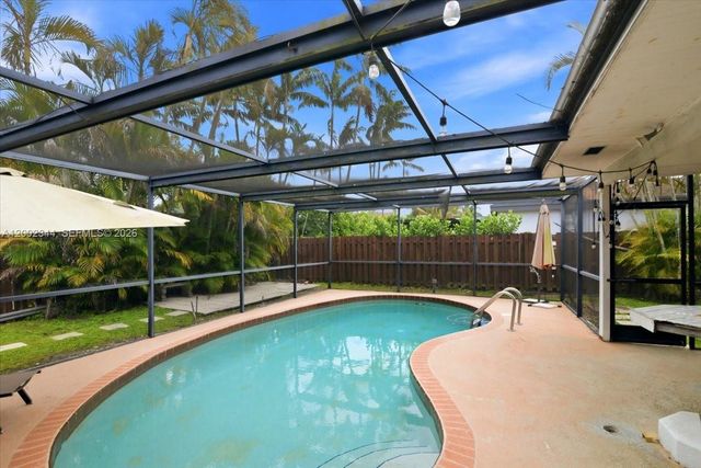 500 SW 167th Ter, Weston, FL 33326