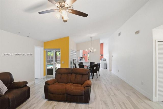 500 SW 167th Ter, Weston, FL 33326