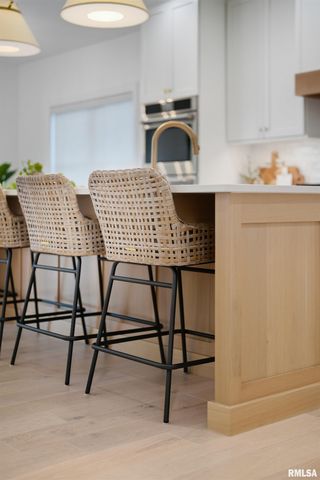 201 Royal Point Court, Pekin, IL 61554