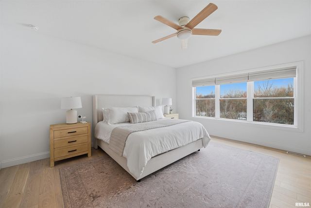 201 Royal Point Court, Pekin, IL 61554