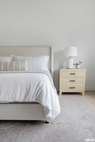 201 Royal Point Court, Pekin, IL 61554