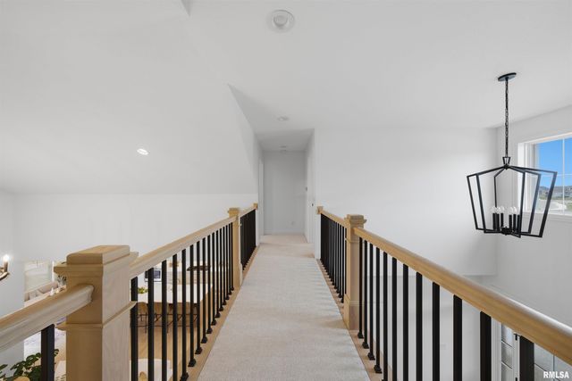 201 Royal Point Court, Pekin, IL 61554