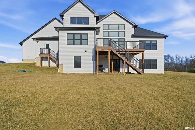 201 Royal Point Court, Pekin, IL 61554