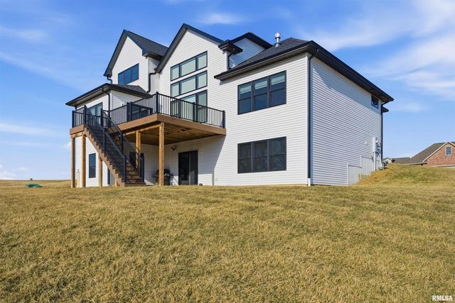 201 Royal Point Court, Pekin, IL 61554