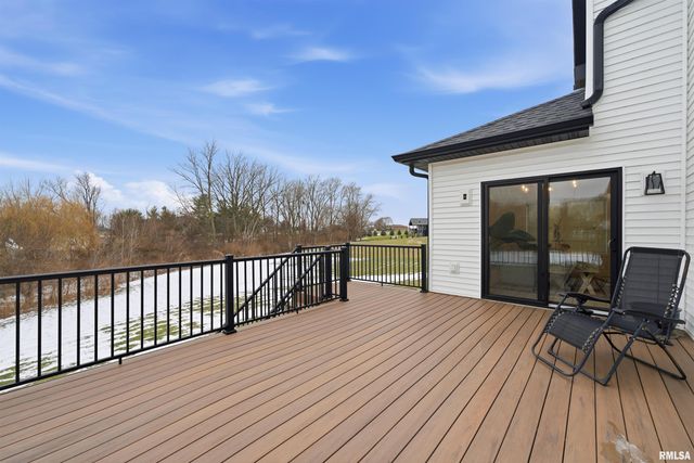 201 Royal Point Court, Pekin, IL 61554