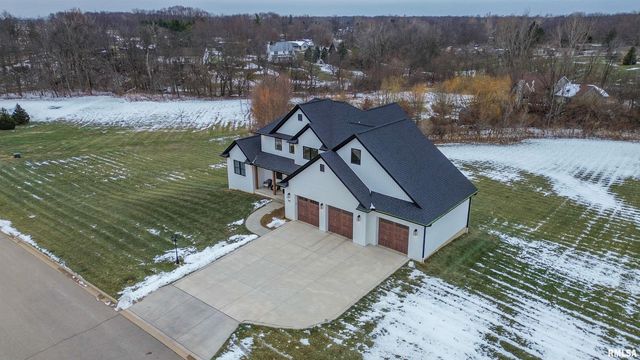 201 Royal Point Court, Pekin, IL 61554