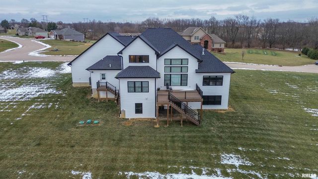 201 Royal Point Court, Pekin, IL 61554