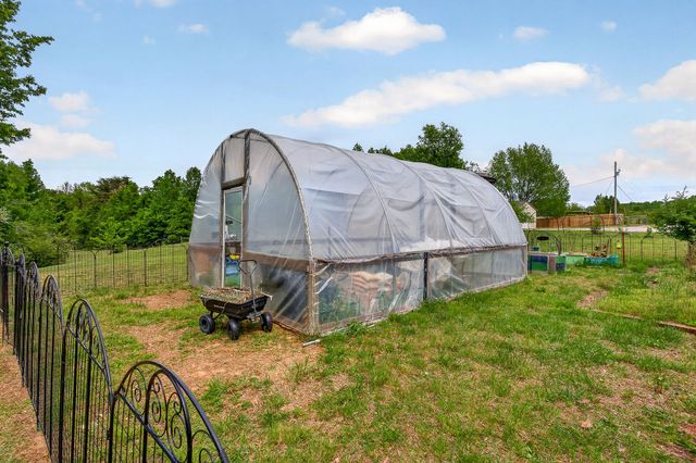 160 Apple Blossom ln, Rock Island, TN 38581
