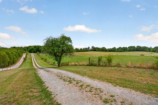 160 Apple Blossom ln, Rock Island, TN 38581
