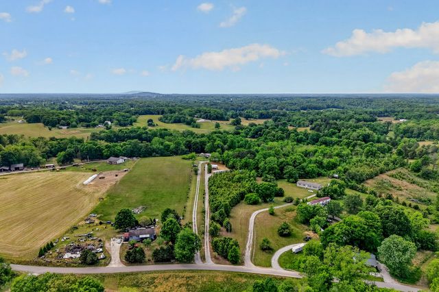 160 Apple Blossom ln, Rock Island, TN 38581