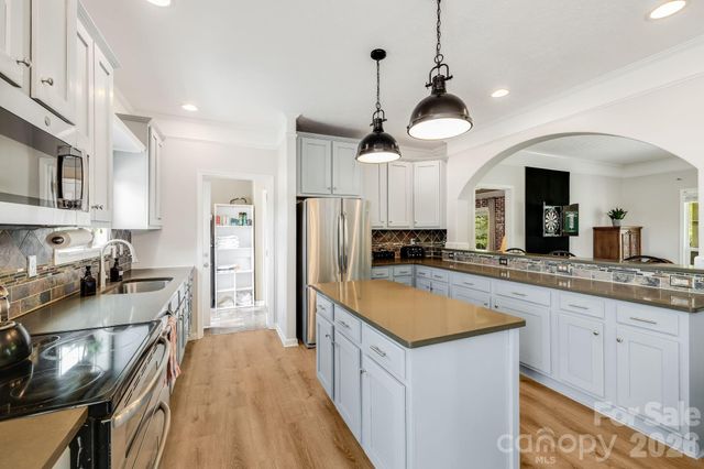 21 Old Pinner Place, Arden, NC 28704