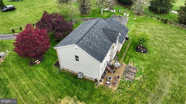 2092 TRIPLE GREEN CT, Hampstead, MD 21074