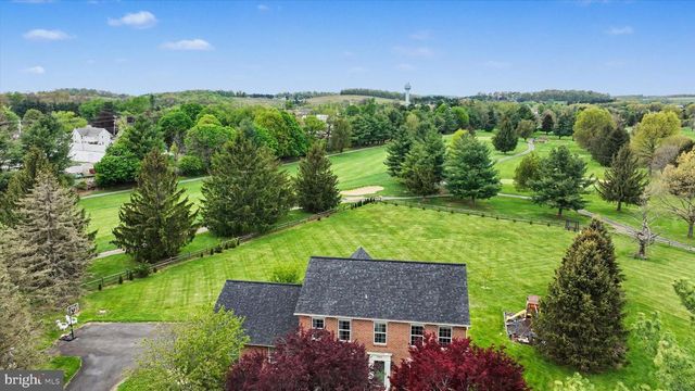 2092 TRIPLE GREEN CT, Hampstead, MD 21074