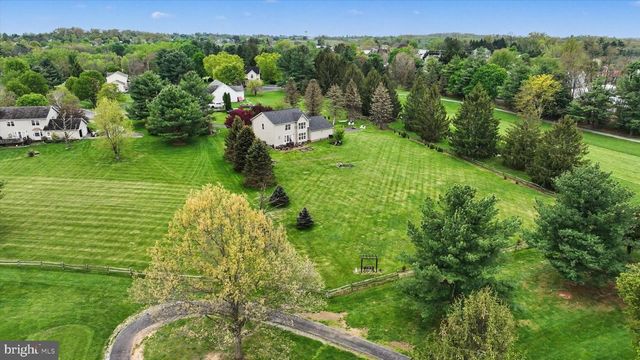 2092 TRIPLE GREEN CT, Hampstead, MD 21074