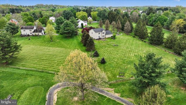 2092 TRIPLE GREEN CT, Hampstead, MD 21074