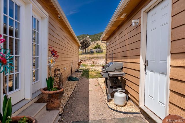 1729 County Road 27a, Cotopaxi, CO 81223