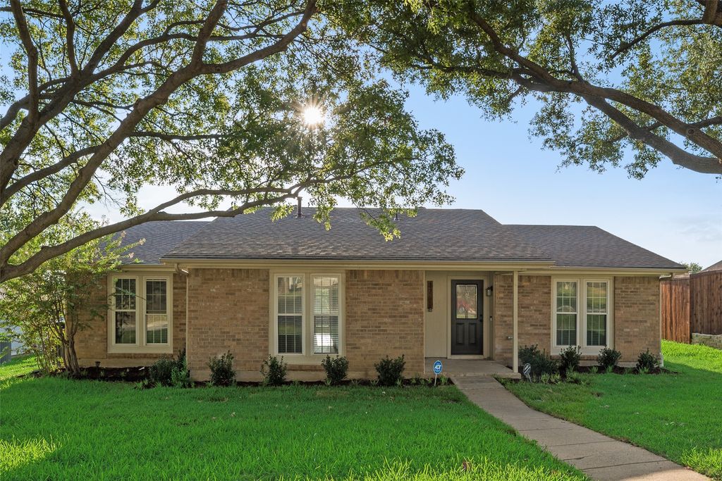 3711 Grasmere Drive, Carrollton, TX 75007 — exterior