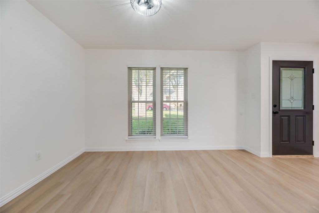 3711 Grasmere Drive, Carrollton, TX 75007 — photo 4