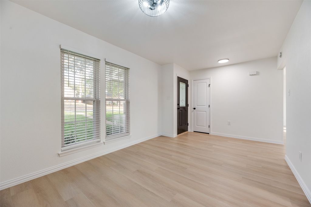 3711 Grasmere Drive, Carrollton, TX 75007 — photo 5