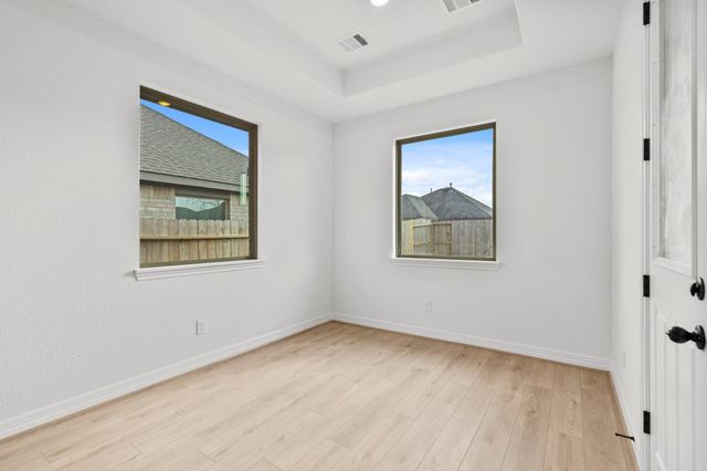 14810 Mission Avenue, Mont Belvieu, TX 77523