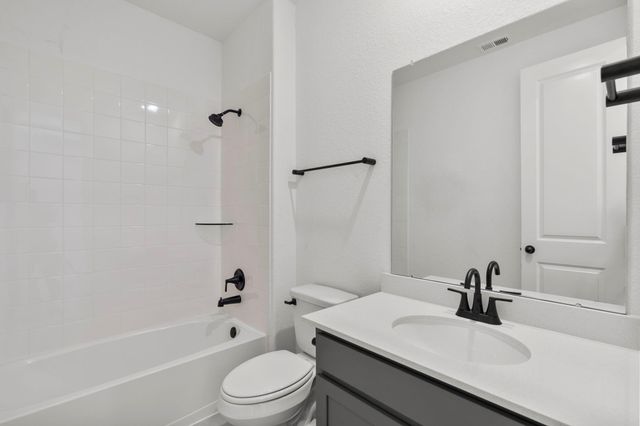 14810 Mission Avenue, Mont Belvieu, TX 77523