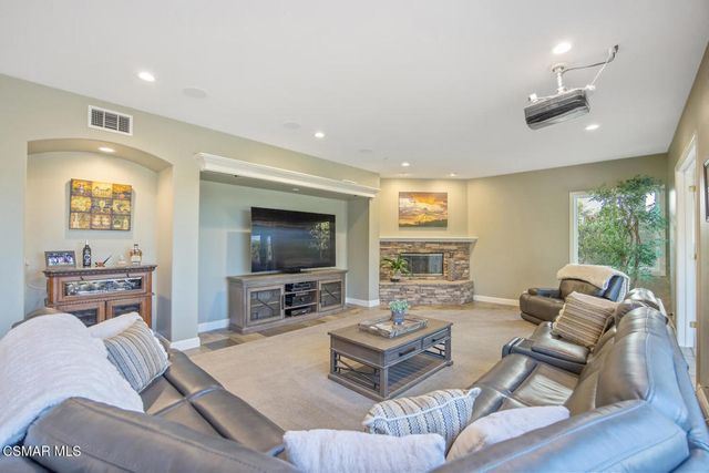 7012 Hogan Street, Moorpark, CA 93021