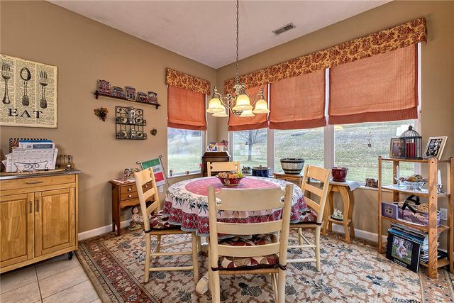 6015 Triple Crown Cir, Hempfield Twp, PA 15601