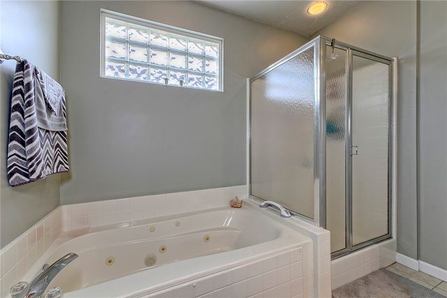 6015 Triple Crown Cir, Hempfield Twp, PA 15601