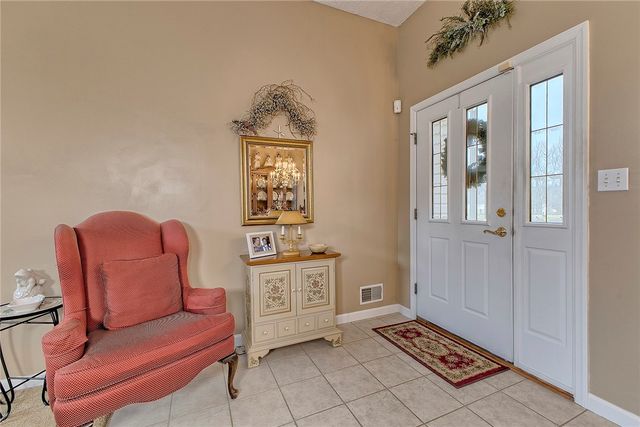 6015 Triple Crown Cir, Hempfield Twp, PA 15601