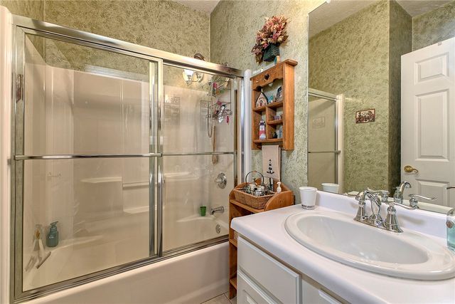 6015 Triple Crown Cir, Hempfield Twp, PA 15601