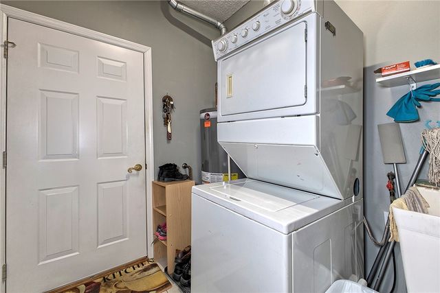 6015 Triple Crown Cir, Hempfield Twp, PA 15601